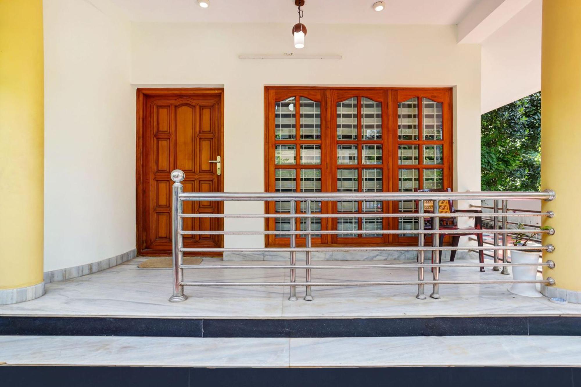 Super Hotel O Lm Residency Thiruvananthapuram Bagian luar foto