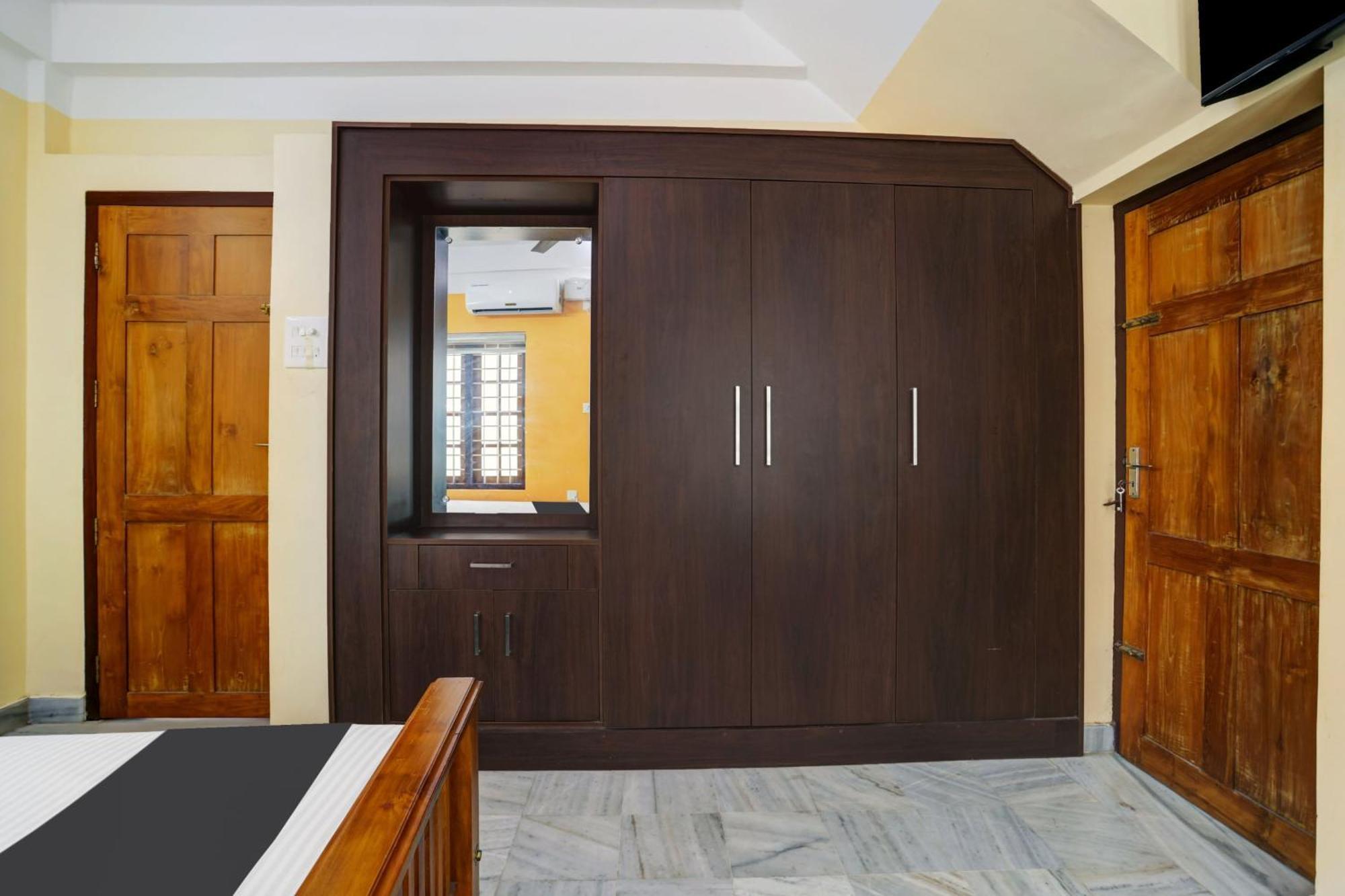 Super Hotel O Lm Residency Thiruvananthapuram Bagian luar foto